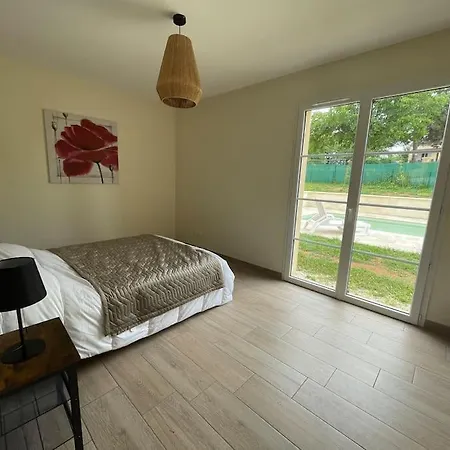 Les Amandiers*piscine Chauffee*3 Kms Centre Historique Vila